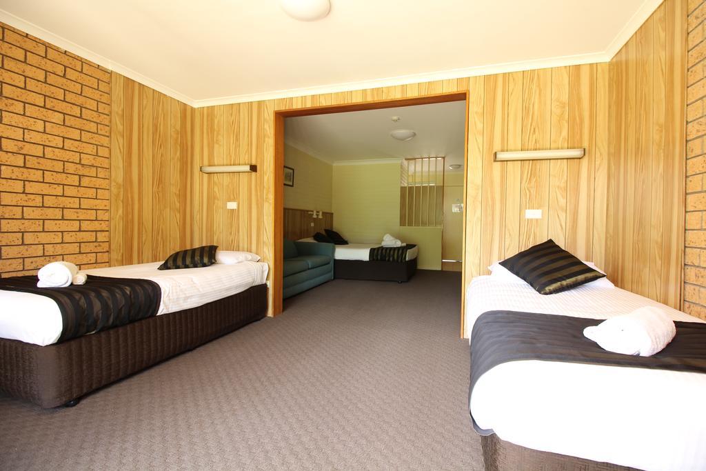 Snowy Mountains Resort And Function Centre Adaminaby Room photo
